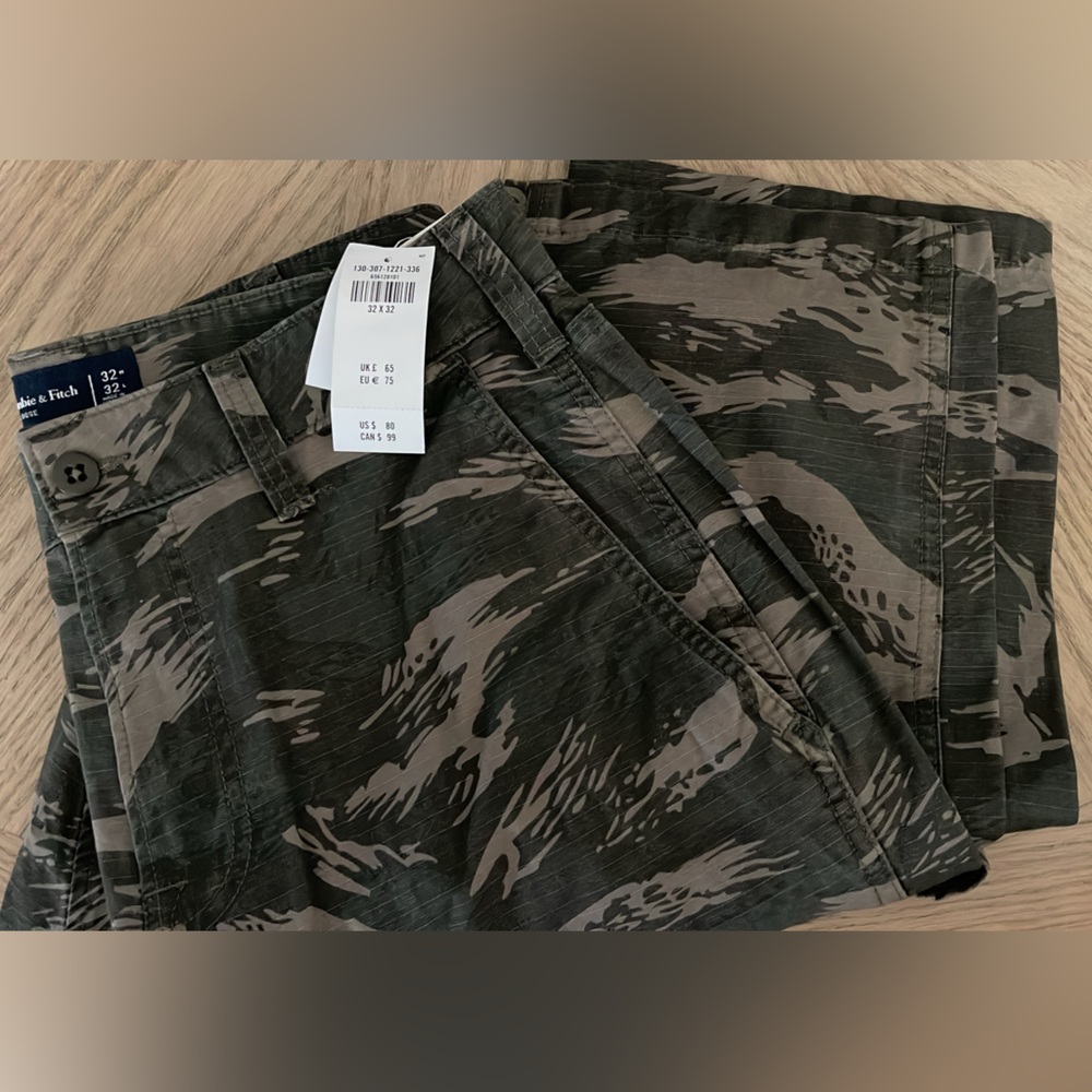 Abercrombie & Fitch Men’s Camo Pants